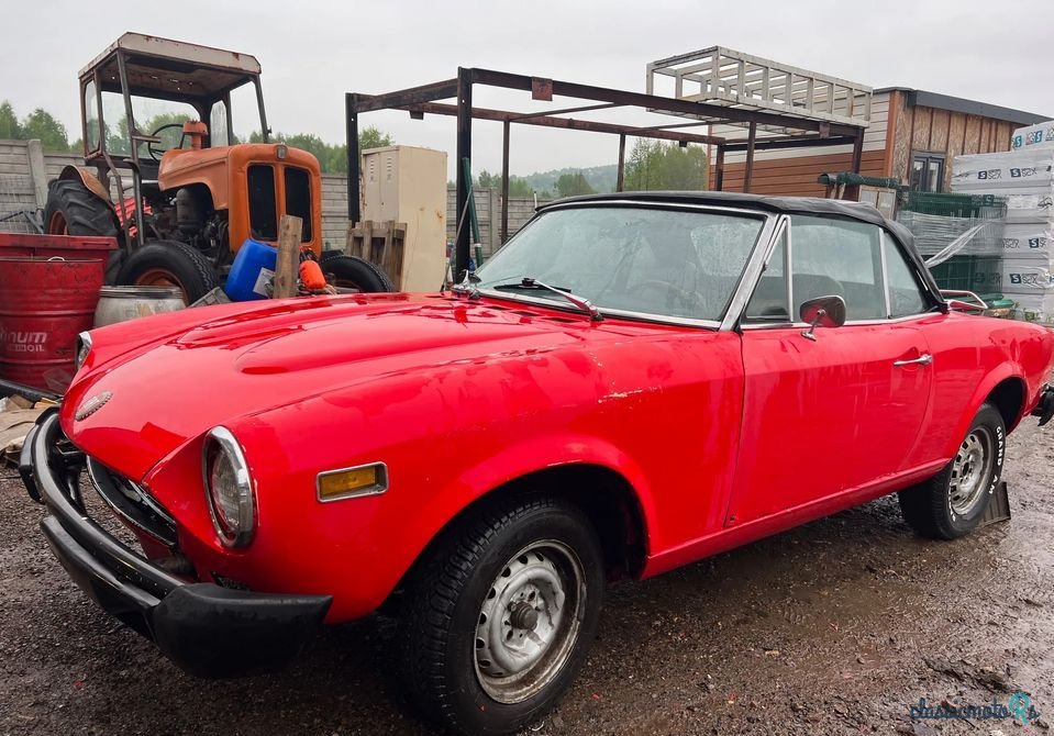 1977' Fiat 124 Spider photo #1