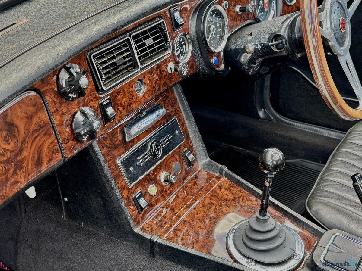 1975' MG MGB photo #5