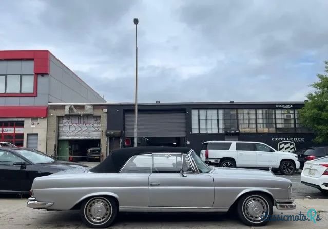 1965' Mercedes-Benz 220SE W111 photo #5