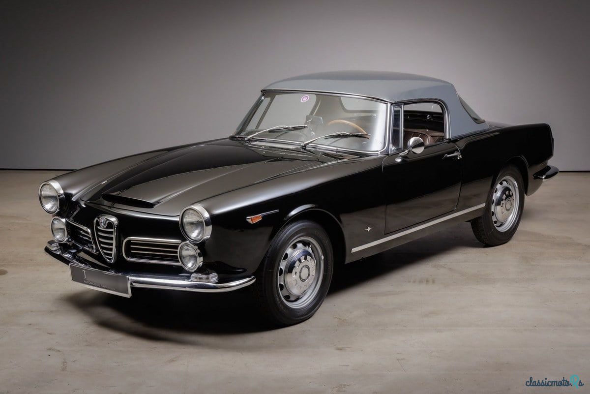 1963' Alfa Romeo 2600 photo #3