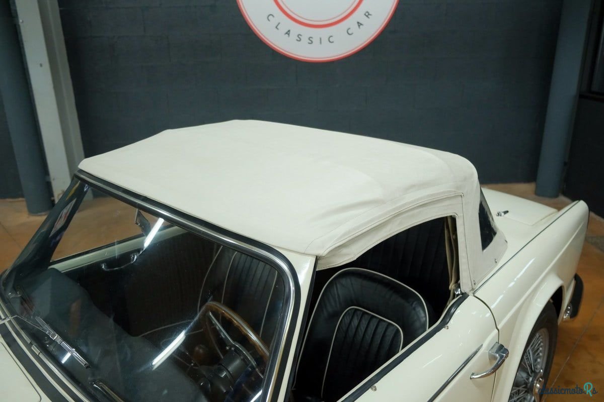 1966' Triumph TR4 photo #4