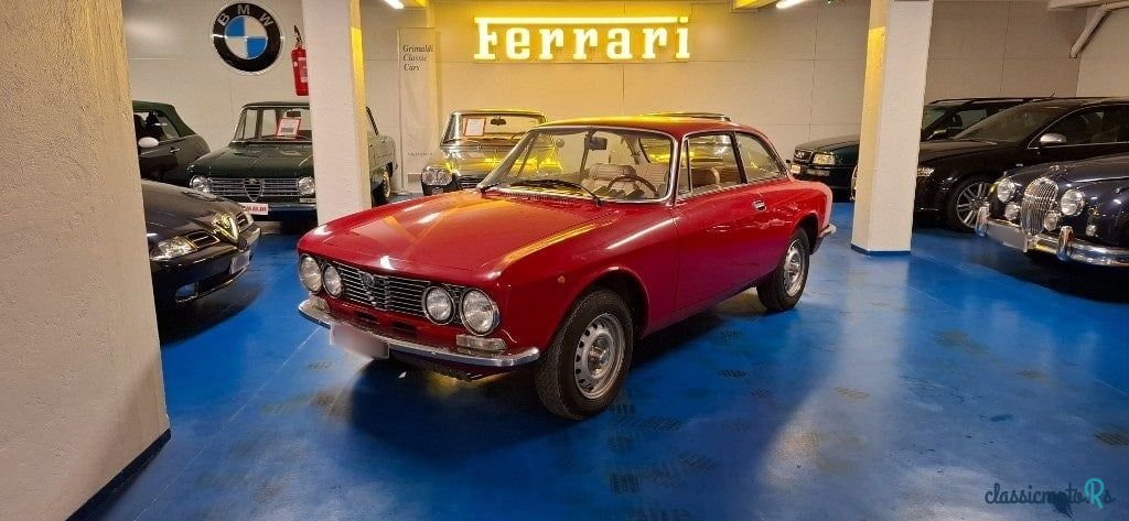 1975' Alfa Romeo GT photo #1