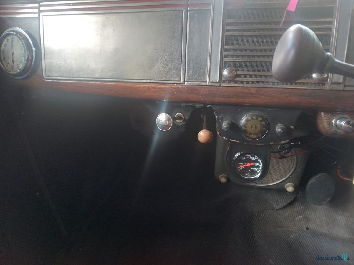 1939' Chrysler P8 Sedan photo #5