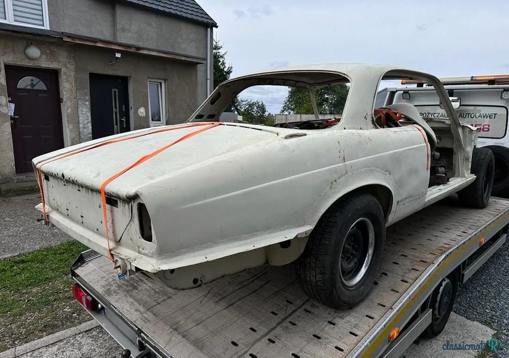 1975' Jaguar XJ photo #2