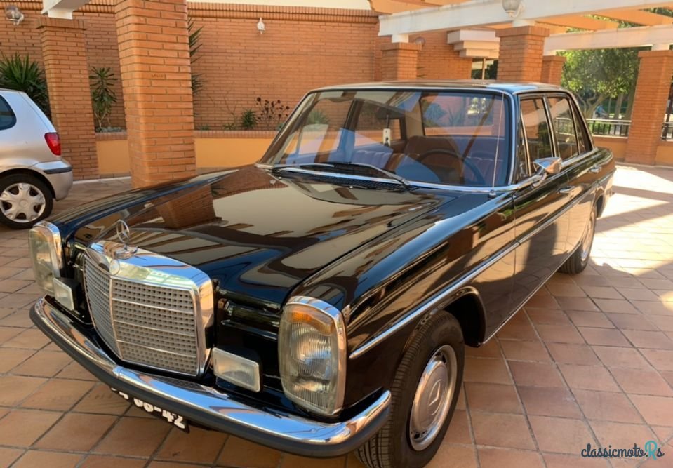 2010' Mercedes-Benz 220 photo #4