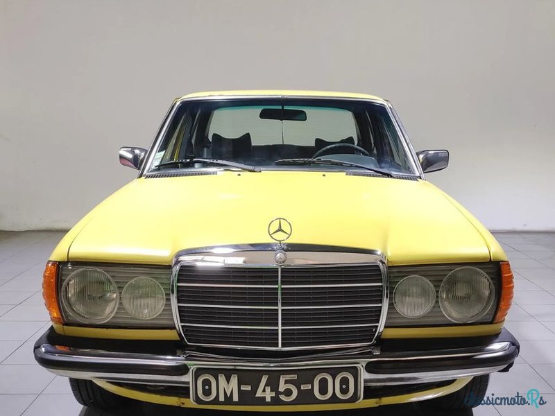 1976' Mercedes-Benz 200 photo #5