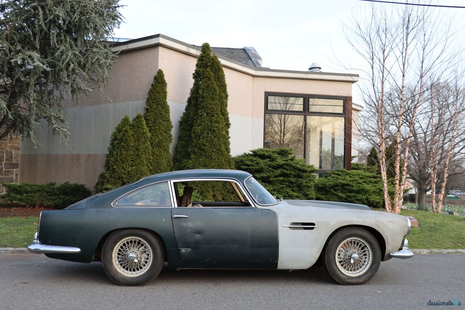 1961' Aston Martin DB4 photo #3