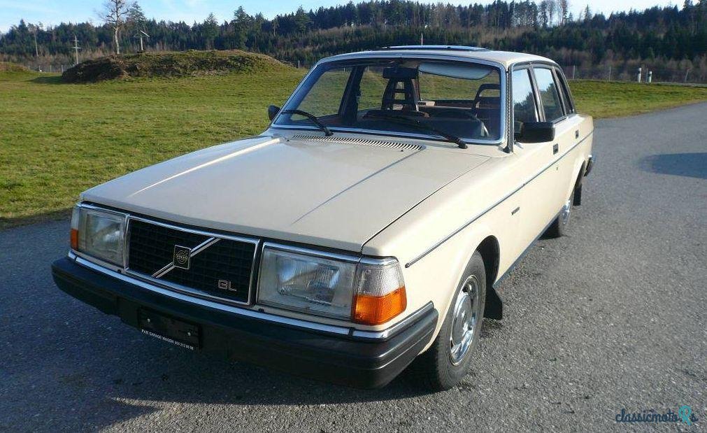 1982' Volvo 240 photo #1
