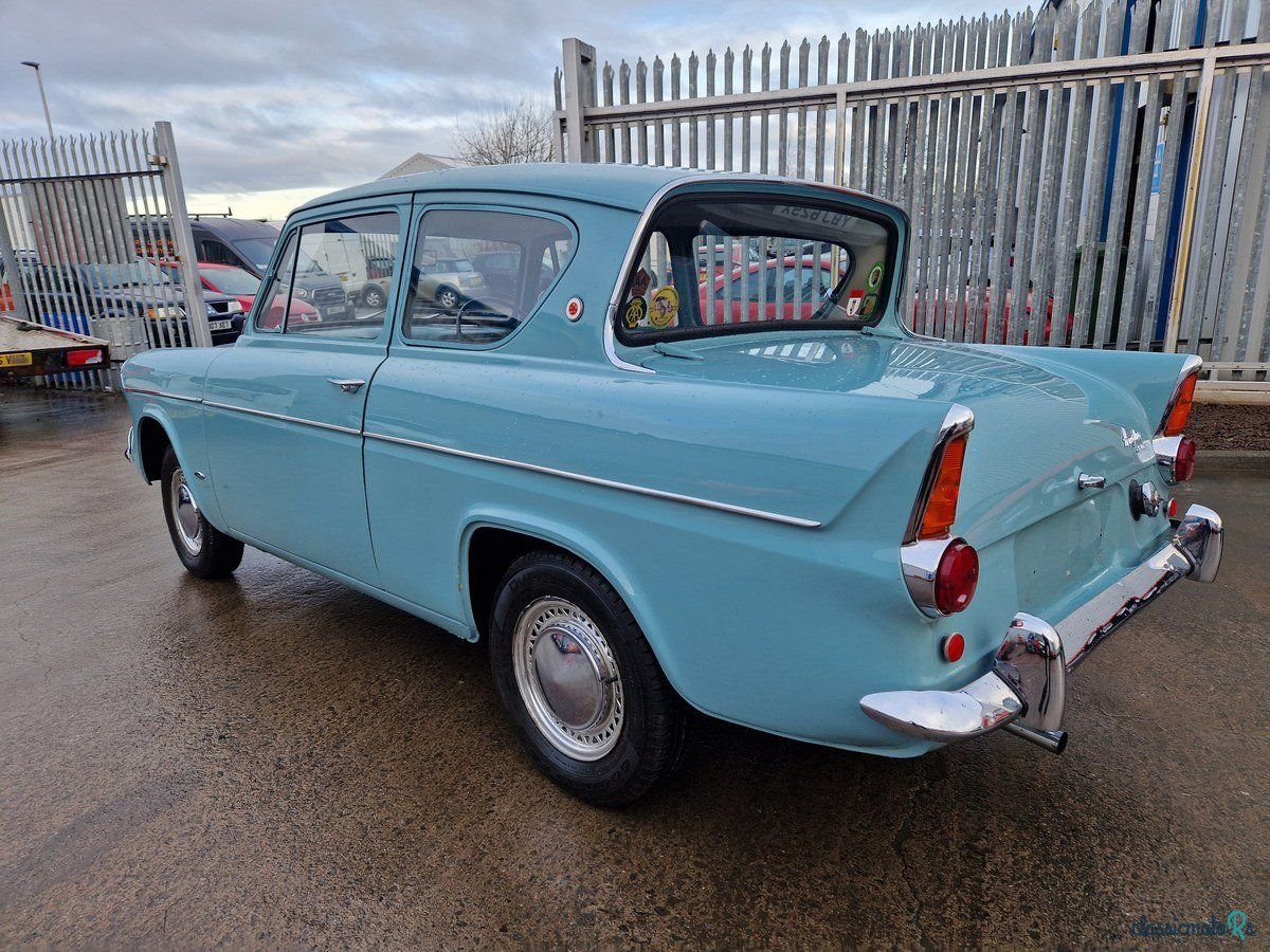 1968' Ford Anglia photo #4
