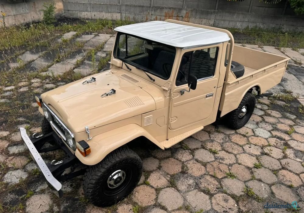 1980' Toyota Land Cruiser photo #1