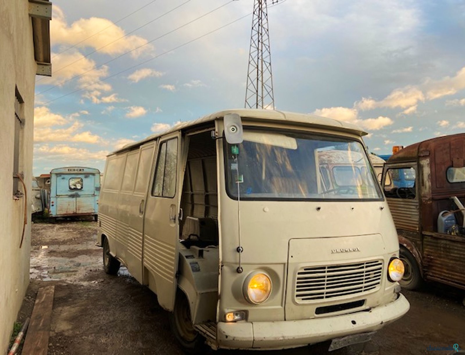 1976' Peugeot J7 Long Wheelbase photo #4