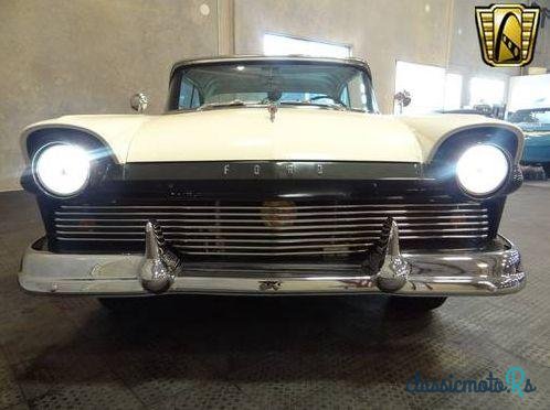 1957' Ford Fairlane photo #5