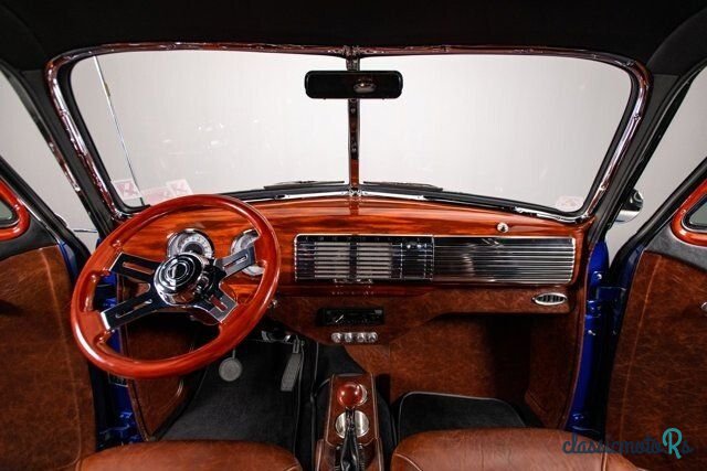 1951' Chevrolet Suburban photo #2