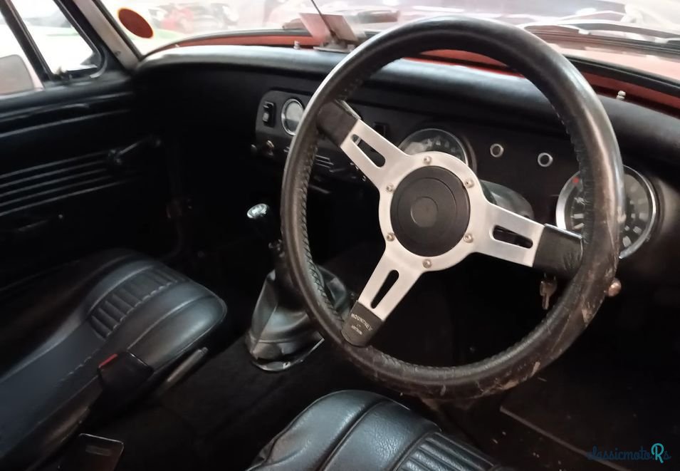 1975' MG Midget photo #2