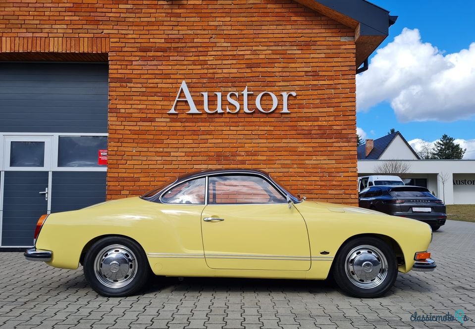 1972' Volkswagen Karmann Ghia photo #3