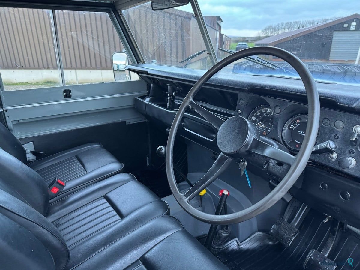 1975' Land Rover Series III photo #6