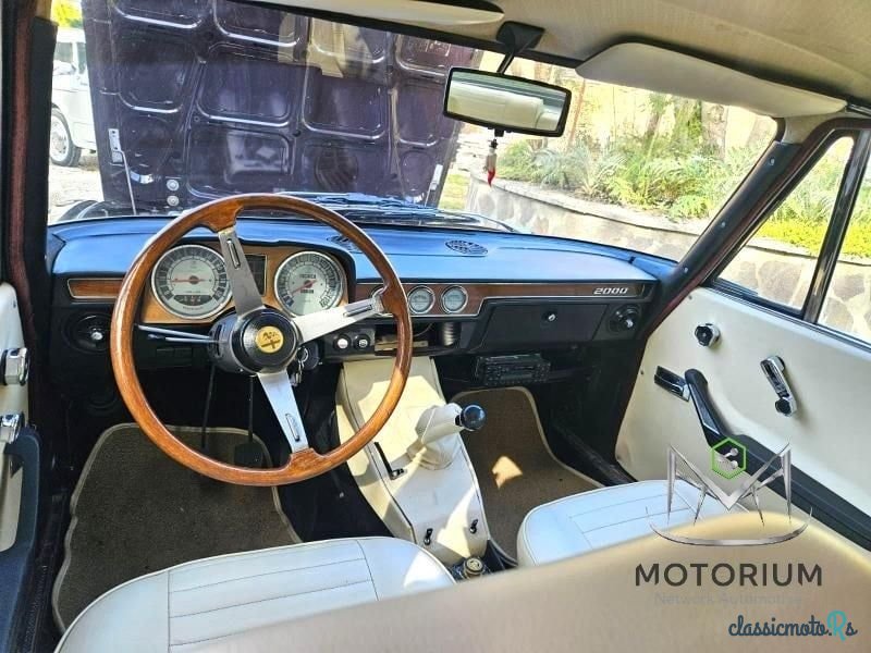 1973' Alfa Romeo 2000 photo #3