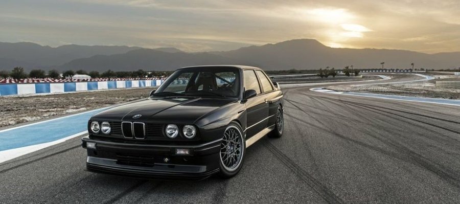 This E30 M3 project is a Singer-like restomod for a classic BMW