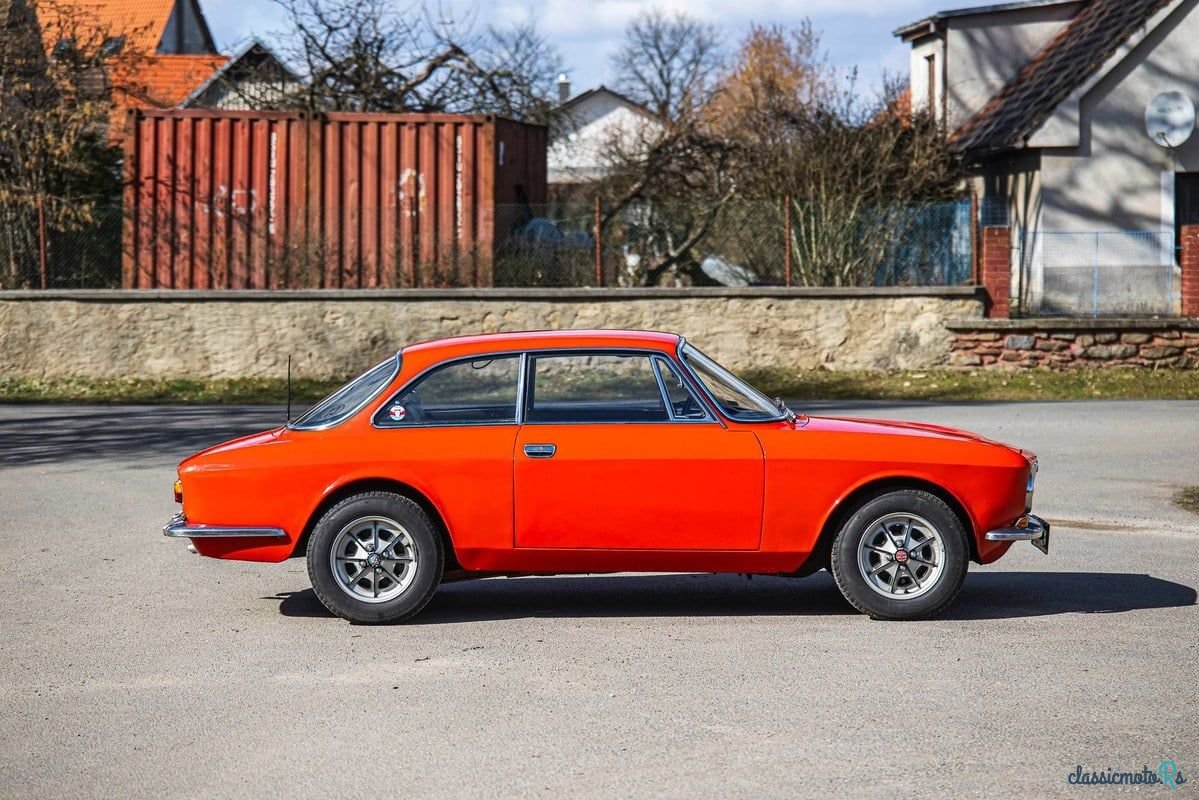 1971' Alfa Romeo GT photo #6