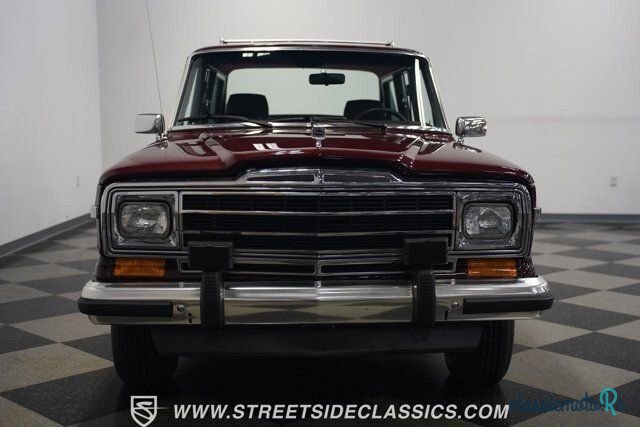 1989' Jeep Grand Wagoneer photo #5