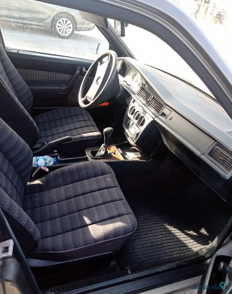 1989' Mercedes-Benz 190 E 2.0 photo #2