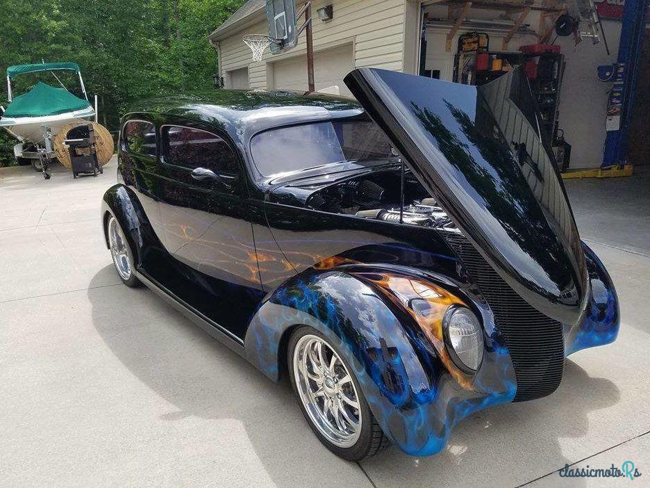1937' Ford Tudor Sedan photo #4