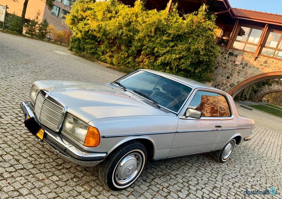 1977' Mercedes-Benz W123 photo #5