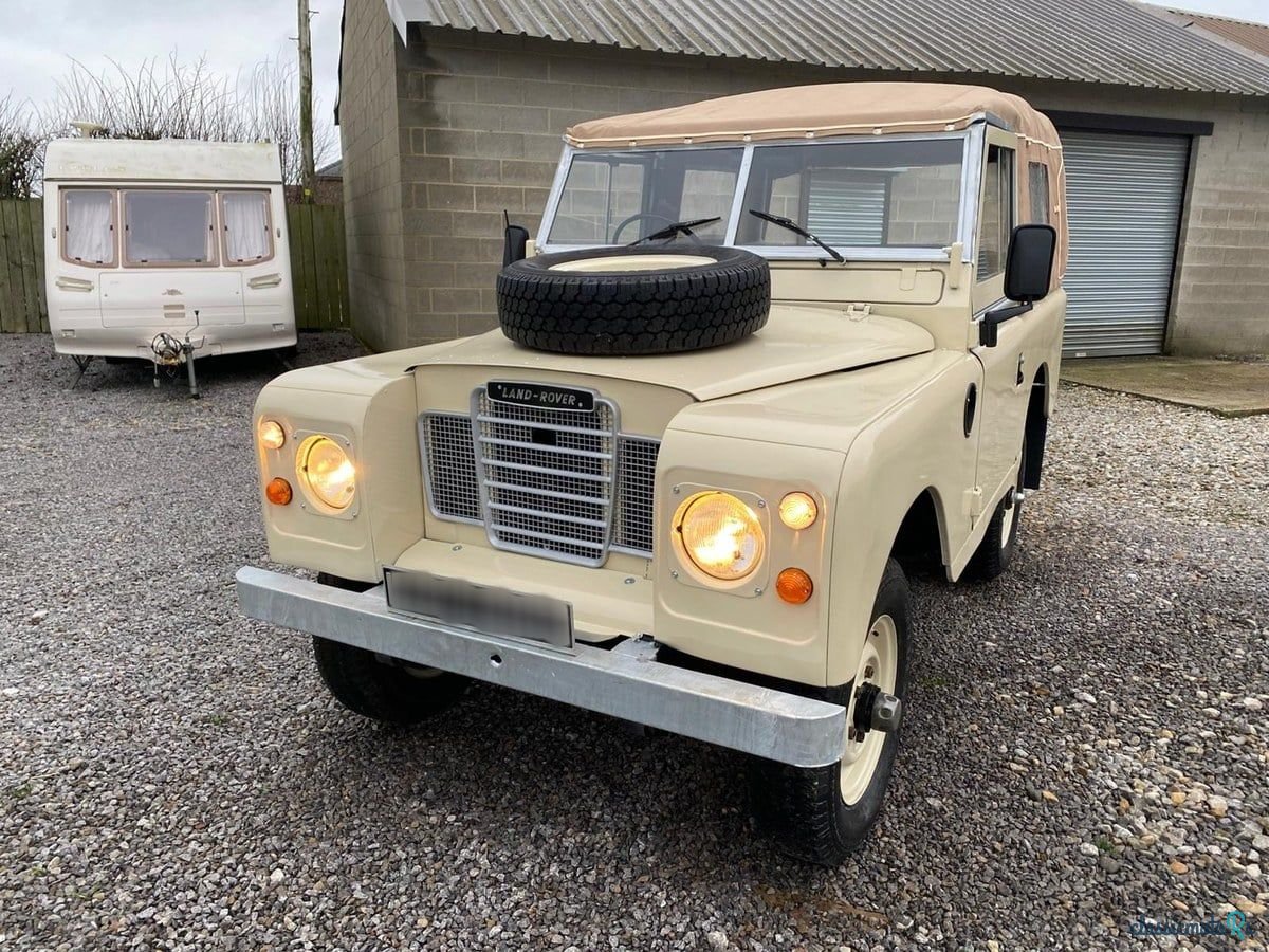 1975' Land Rover Series III photo #3