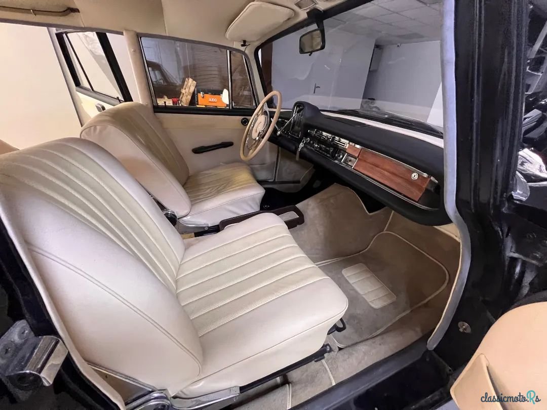1966' Mercedes-Benz W110 photo #4