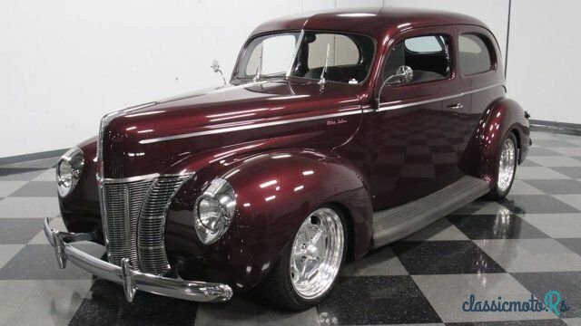 1940' Ford Deluxe photo #4