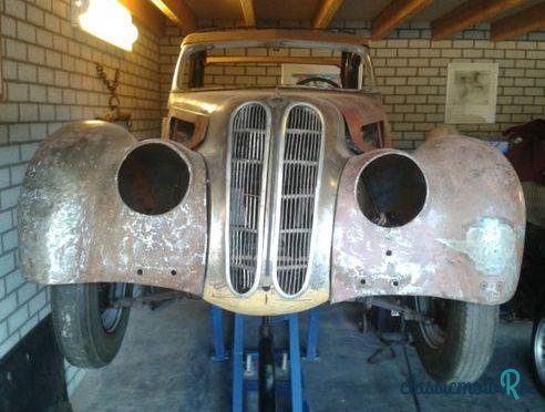 1940' BMW 327 photo #1