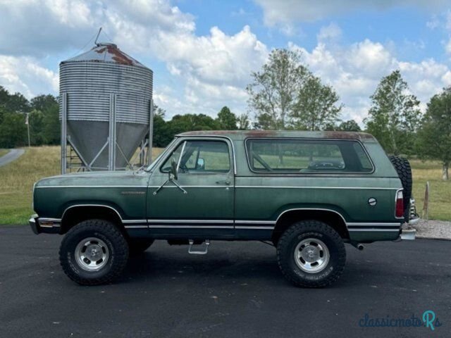 1977' Dodge Ramcharger photo #2