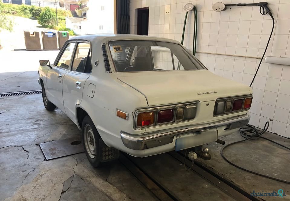 1975' Mazda 818 photo #3