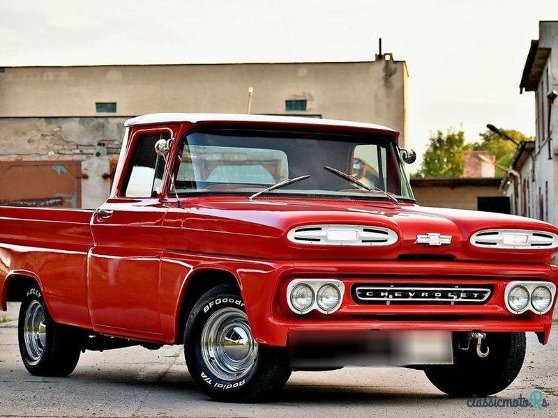 1961' Chevrolet Apache photo #1