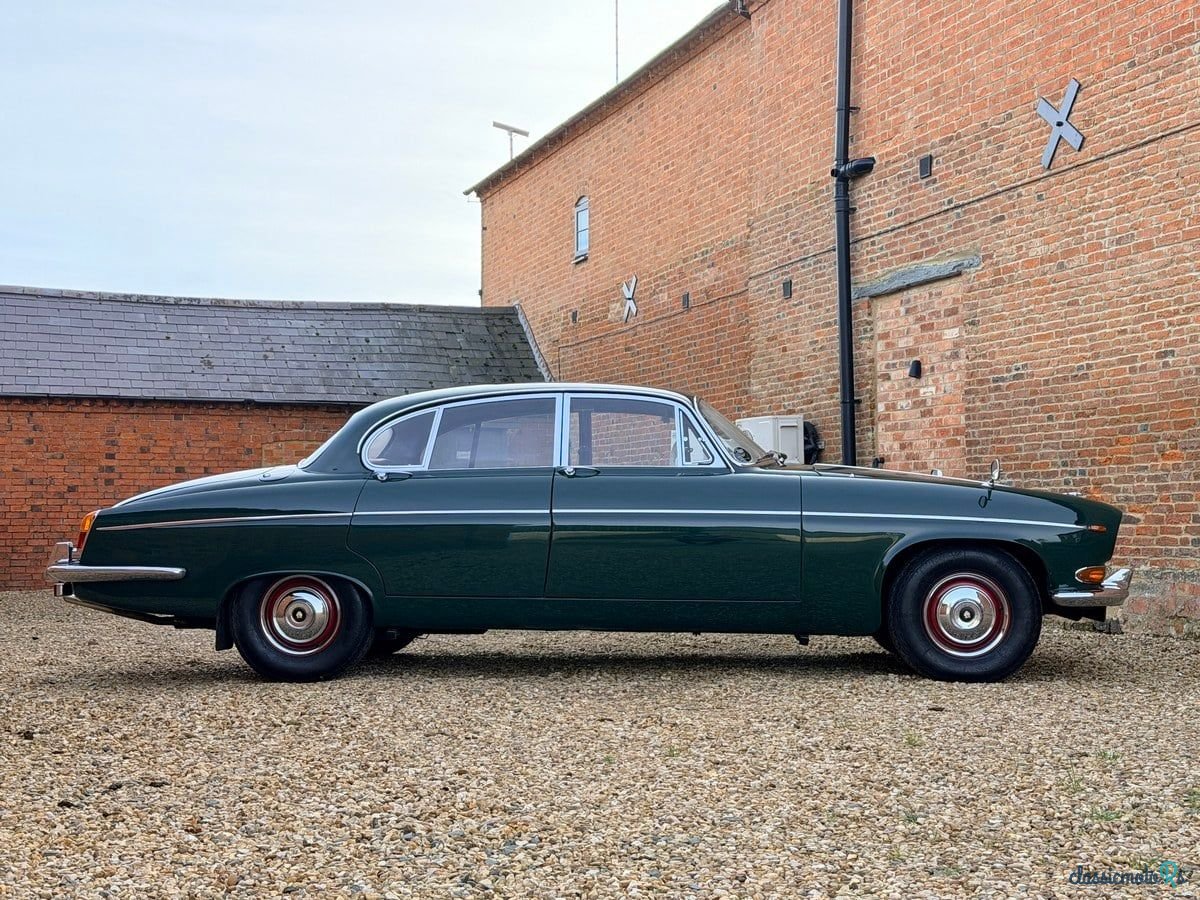 1969' Jaguar 420 photo #2