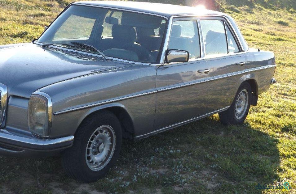 1979' Mercedes-Benz 240 3.0 Sedan photo #1