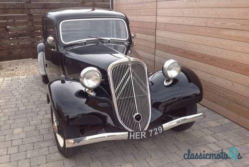 1949' Citroen Traction Avant Light 15 photo #2