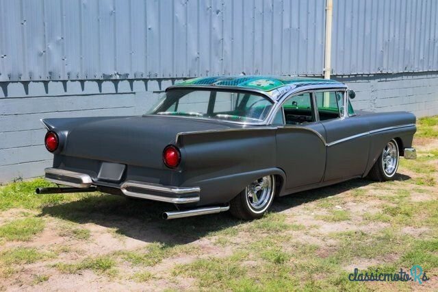 1957' Ford Fairlane photo #5