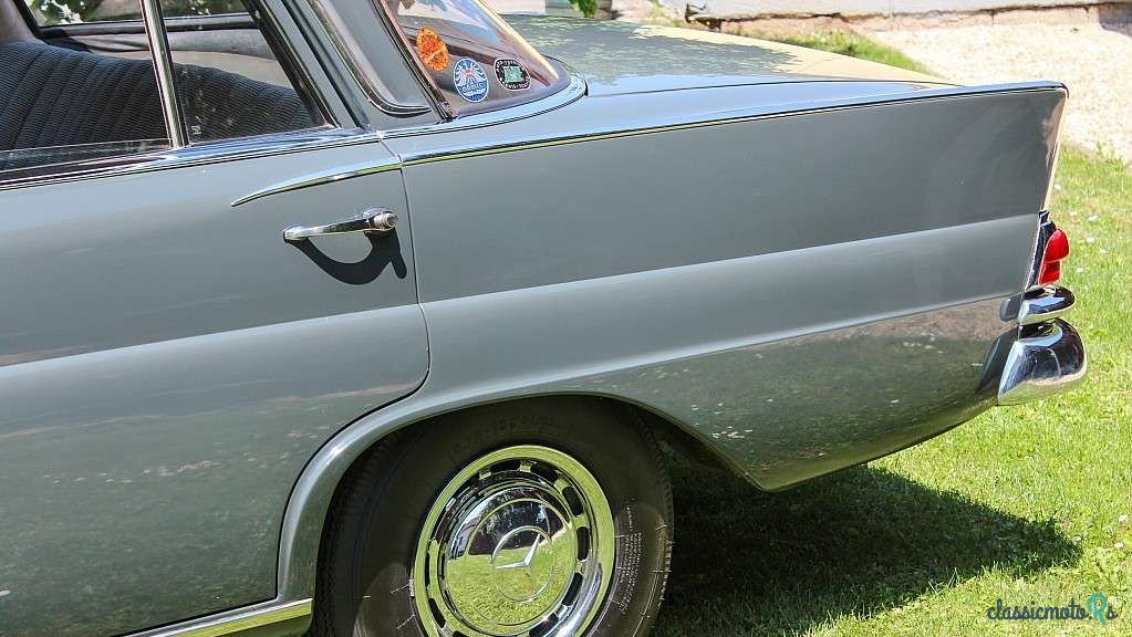 1961' Mercedes-Benz W111 220 b photo #5