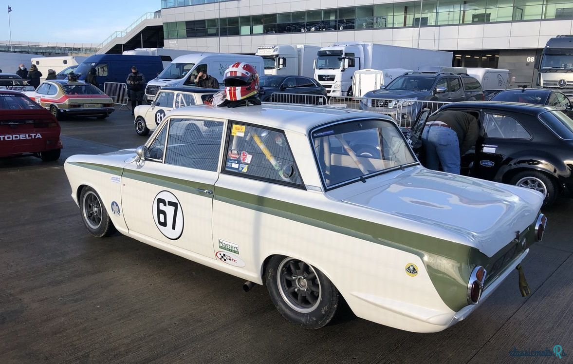 1963' Ford Cortina photo #2