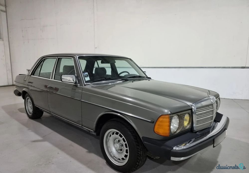 1982' Mercedes-Benz 300 D Turbo photo #2
