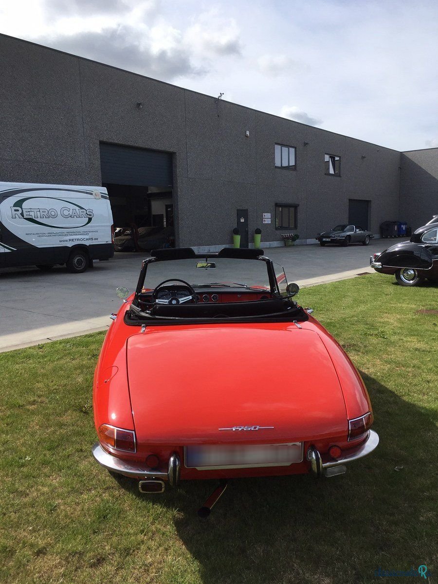 1968' Alfa Romeo Spider Duetto photo #3