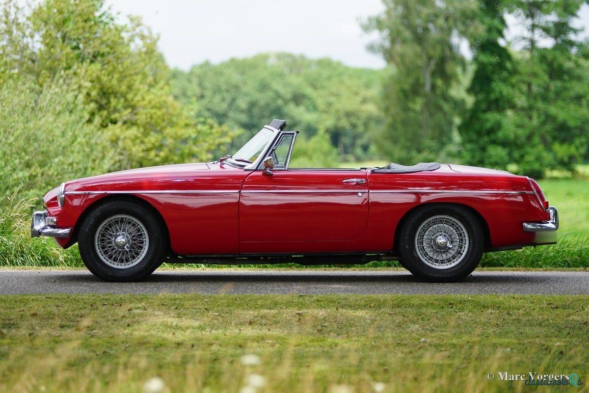 1964' MG MGB photo #3