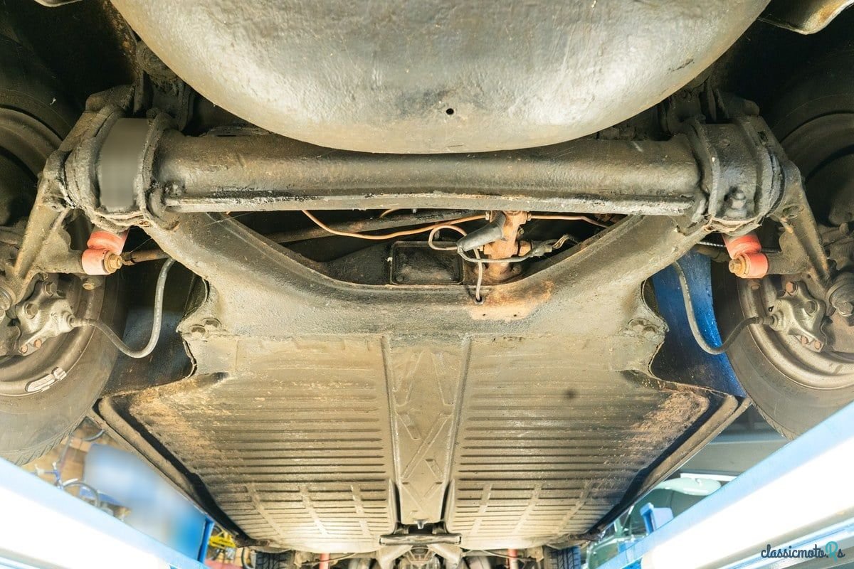 1972' Volkswagen Karmann Ghia photo #6