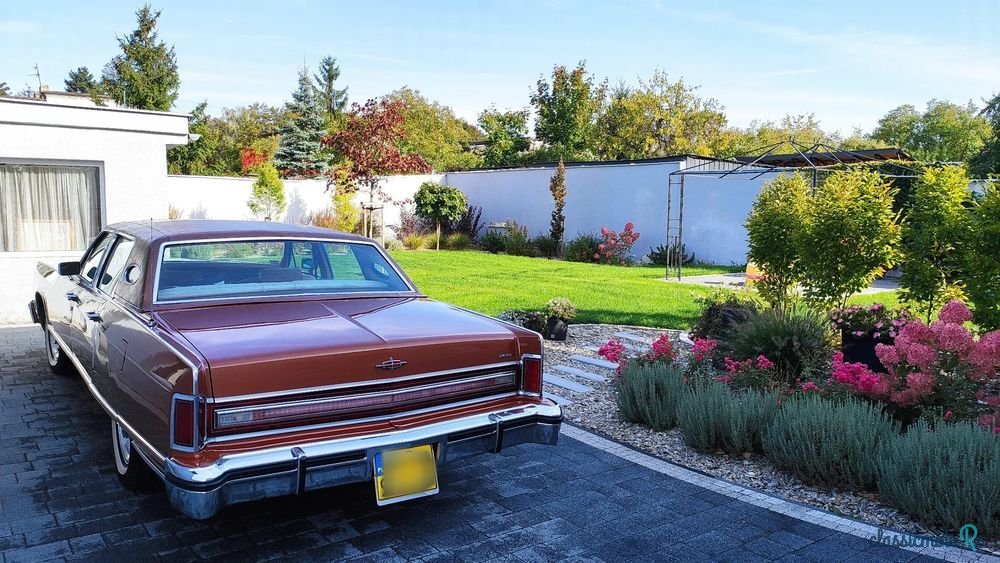 1977' Lincoln Town Car photo #3