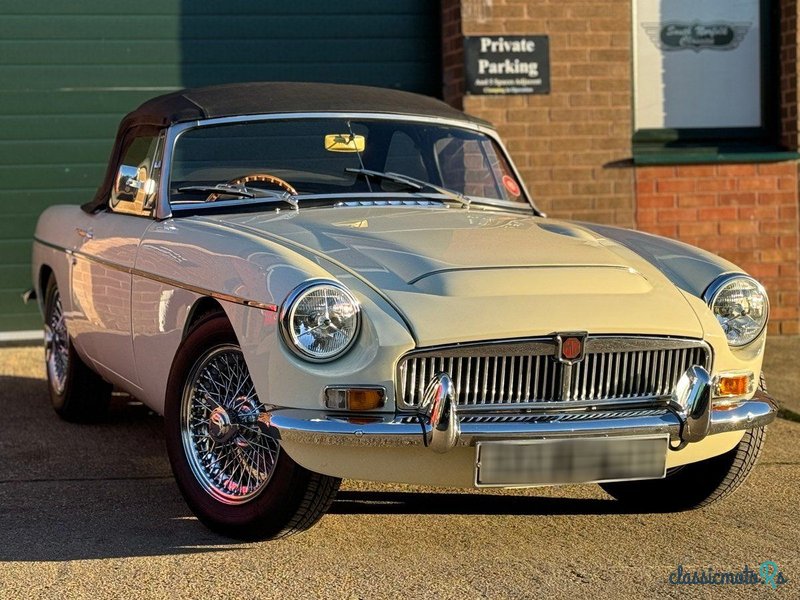 1969' MG MGC photo #1