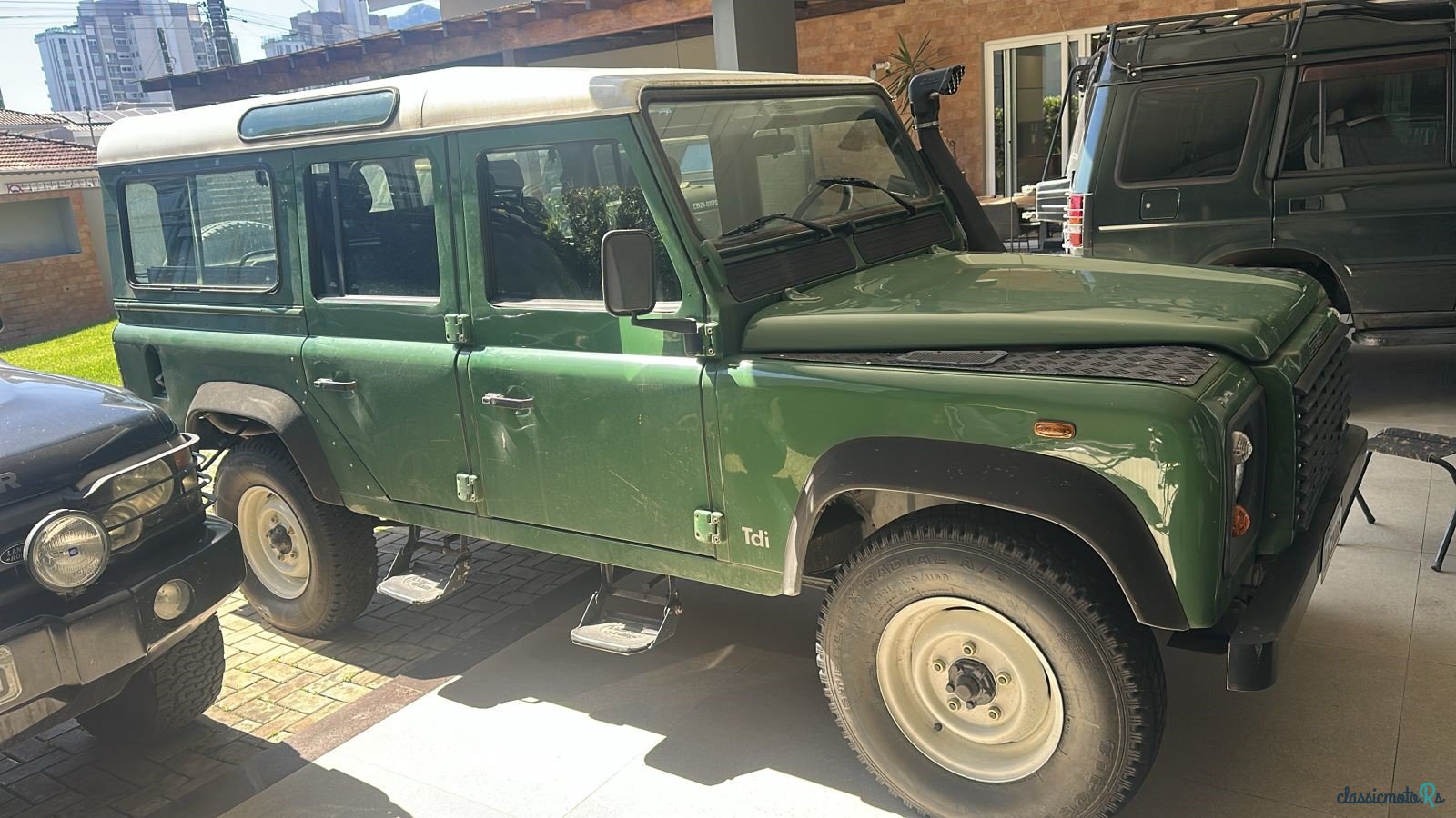 1996' Land Rover Defender 110 photo #1