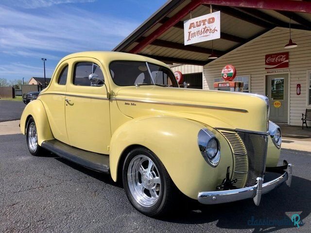 1940' Ford Deluxe photo #1