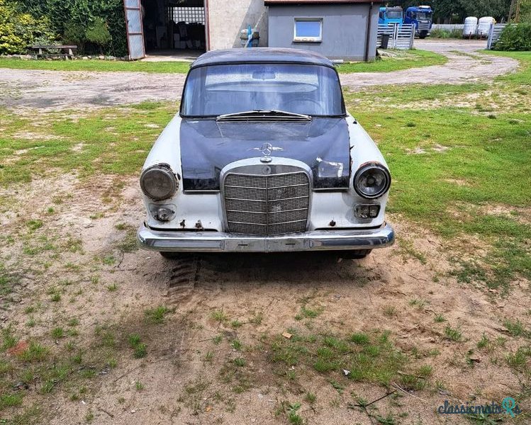 1965' Mercedes-Benz 200D W110 photo #1