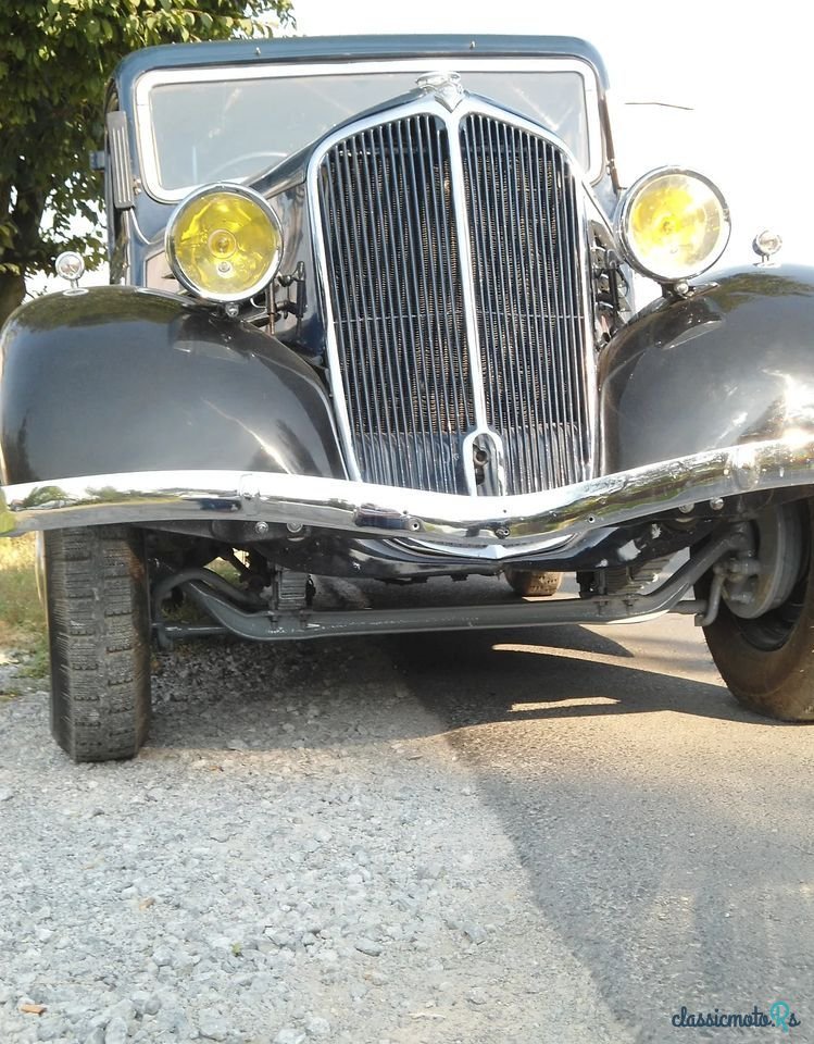 1935' Renault photo #2